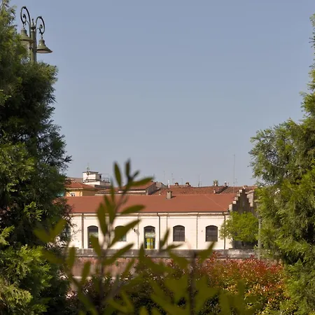 Atelier River Charm Near Adige, Center & Game Apartment *