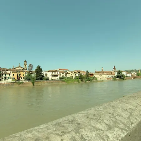 Appartamento Atelier River Charm Near Adige, Center & Game